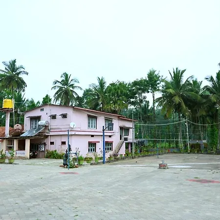Giridarshini Homestay - Pool, Falls, 3Bh & Estate-2